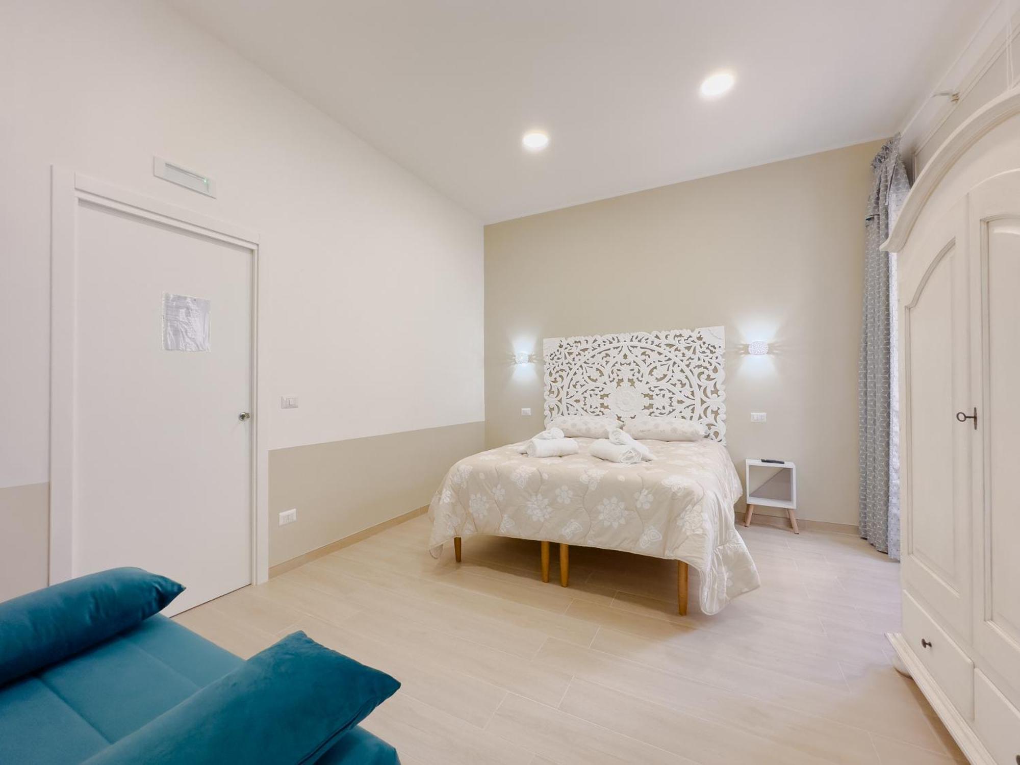 Real Poggio Hotel Napoli Bagian luar foto